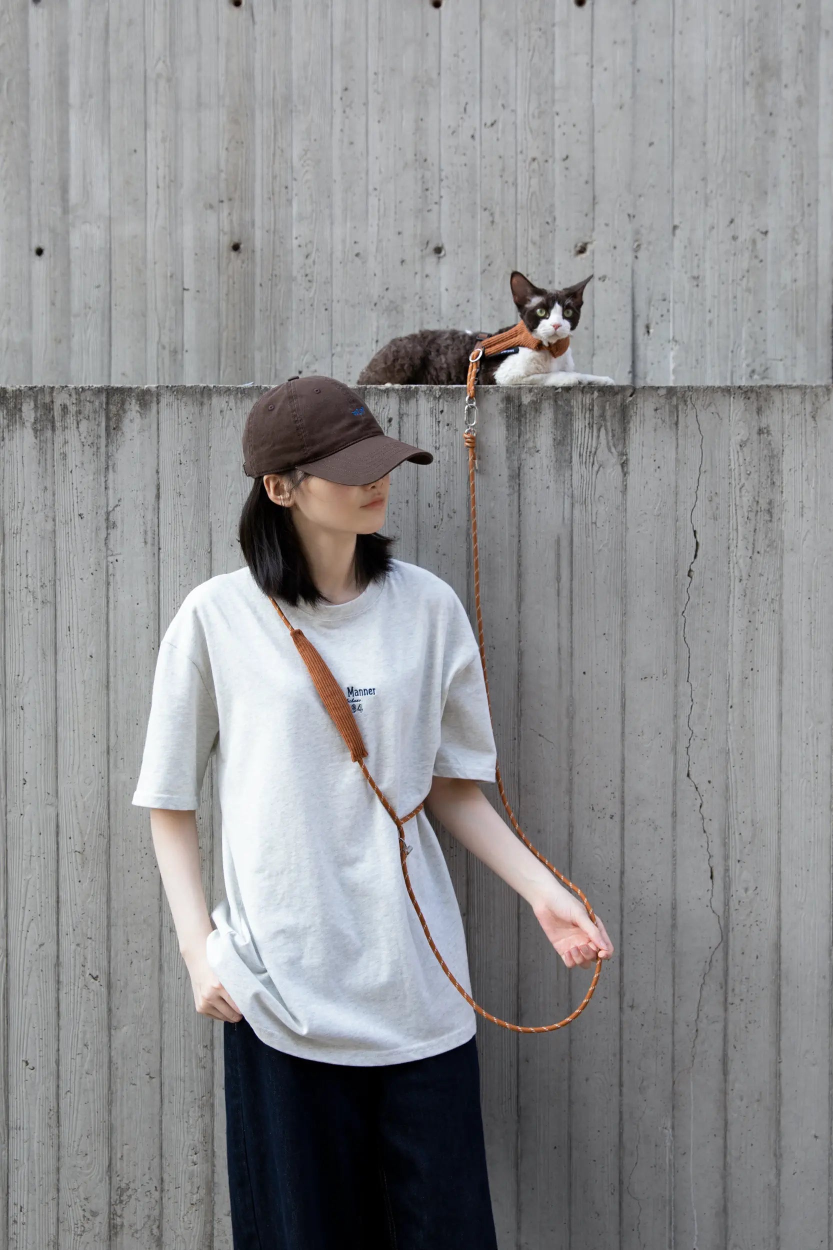 Corduroy Cat Harness & Leash Set – Escape-Proof, Hands-Free Walking
