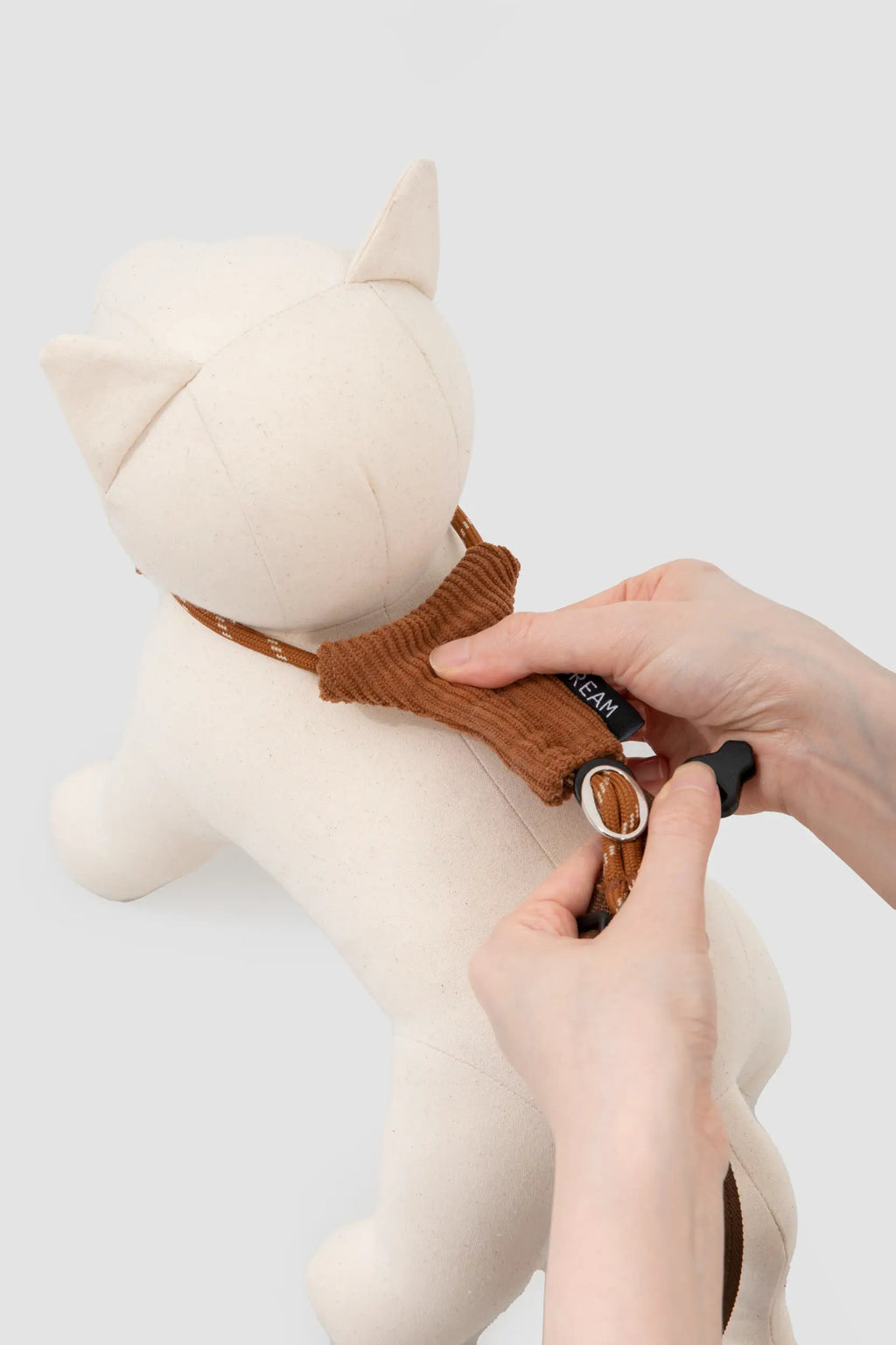 Corduroy Cat Harness & Leash Set – Escape-Proof, Hands-Free Walking