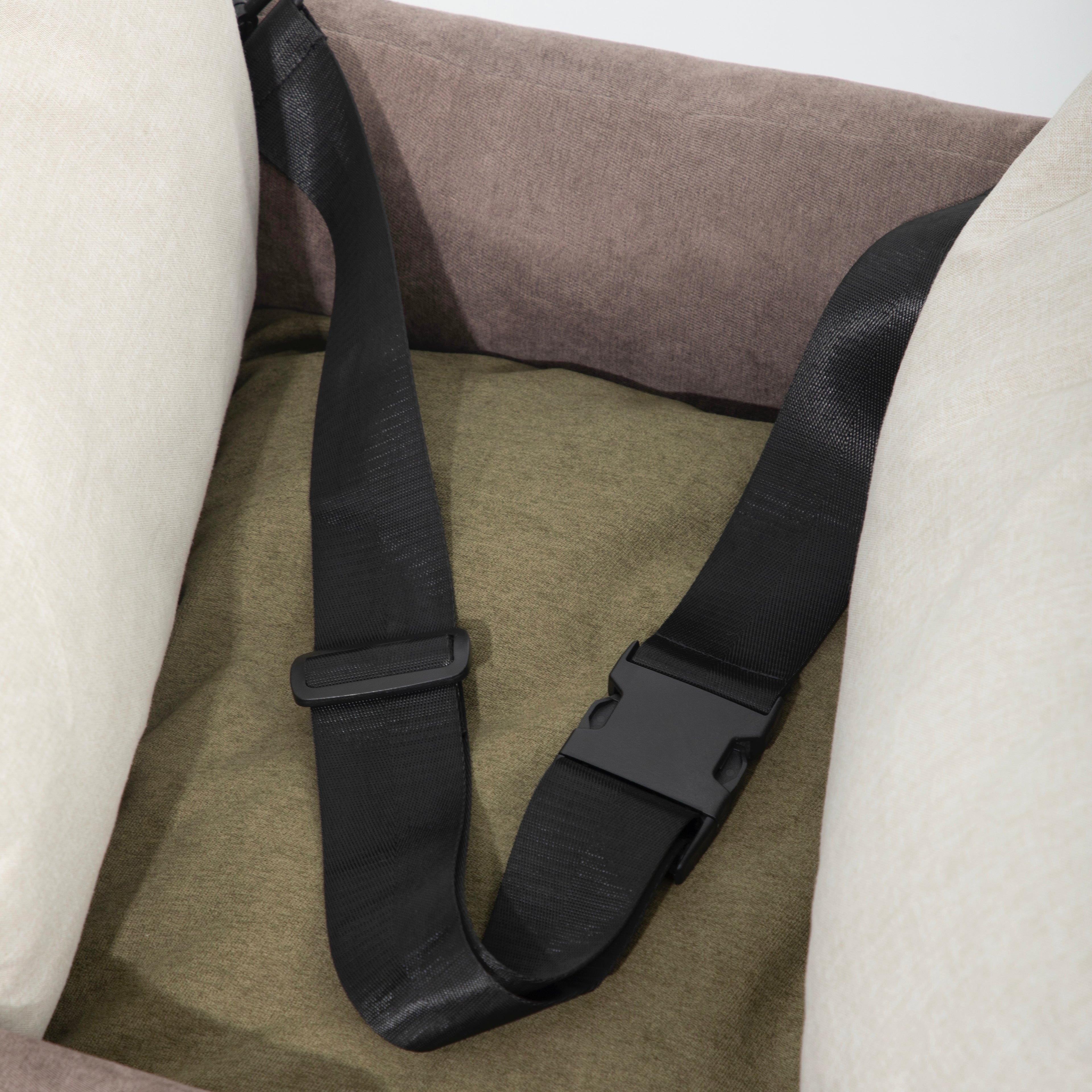 Interior buckle strap of HiDREAM Dog & Cat Car Safety Seat. Ensures pet stays safely in place during travel.